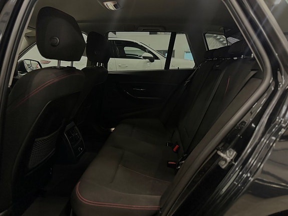BMW 320d 12 of 22