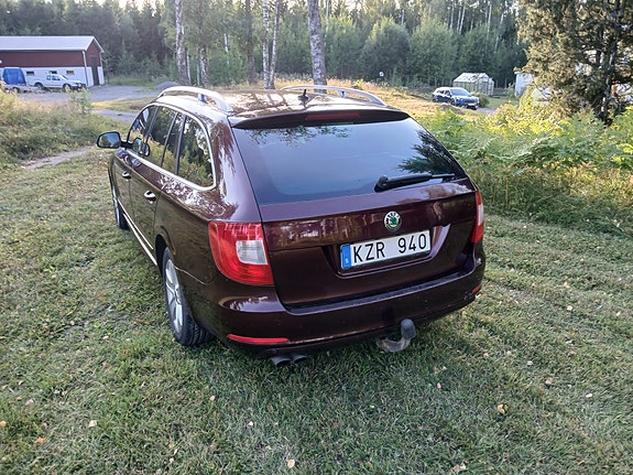 Skoda Superb 2 of 4