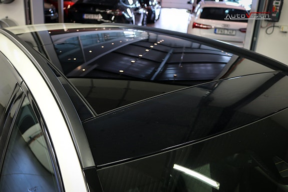 Mercedes-Benz C63 8 of 30