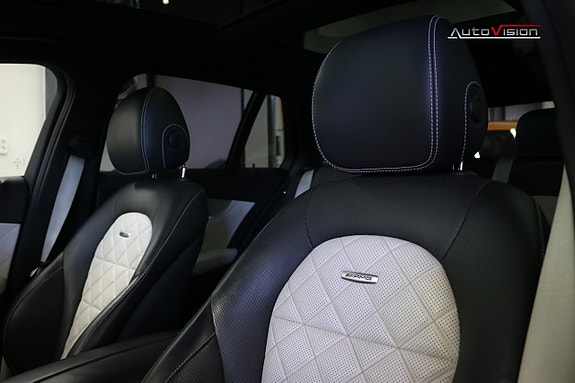 Mercedes-Benz C63 29 of 30