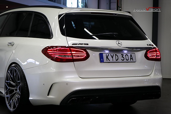 Mercedes-Benz C63 6 of 30
