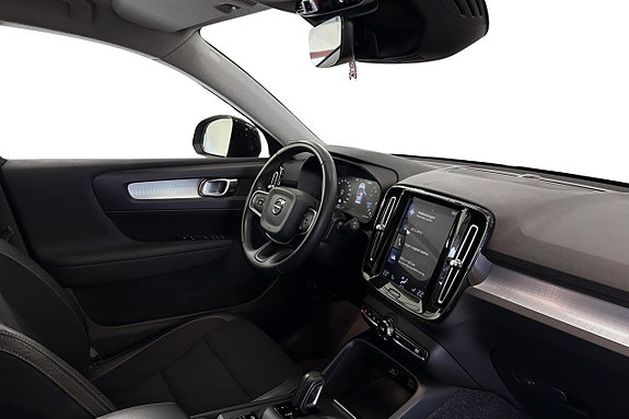 Volvo XC40 15 of 18