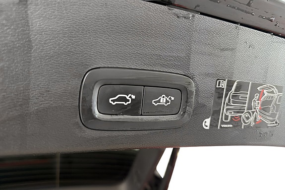 Volvo XC40 18 of 18