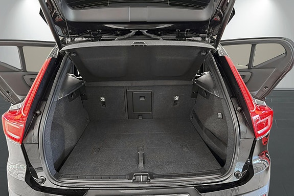 Volvo XC40 17 of 18