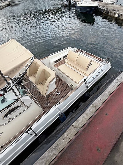 Oceancraft 320 high tech - 2009 - Cummins Disel 4.2 -34 knop 6 of 9