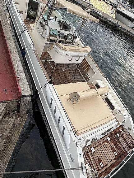 Oceancraft 320 high tech - 2009 - Cummins Disel 4.2 -34 knop 7 of 9