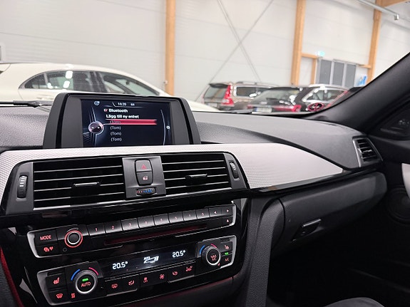 BMW 320d 15 of 19