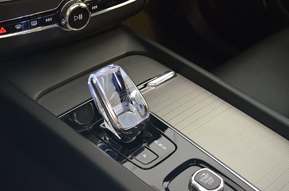 Volvo XC60 14 of 26