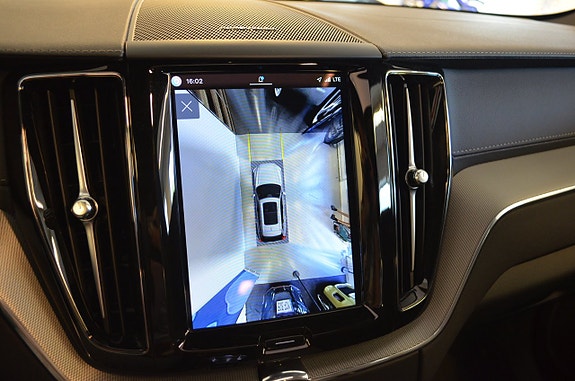 Volvo XC60 10 of 26
