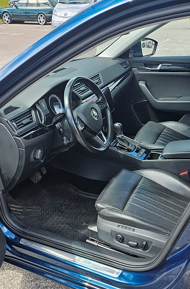 Skoda Superb 4 of 9