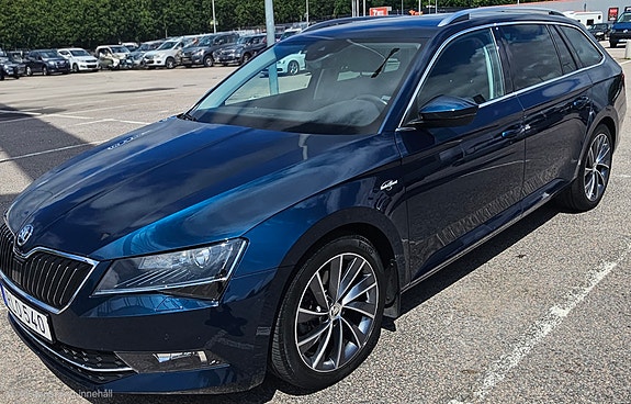 Skoda Superb 2 of 9