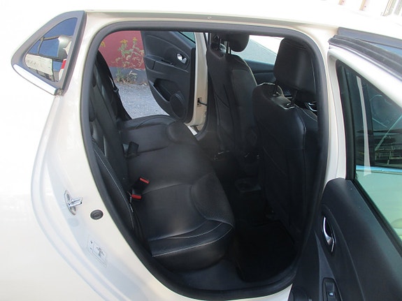 Renault Clio 8 of 15