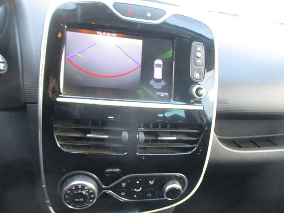 Renault Clio 12 of 15