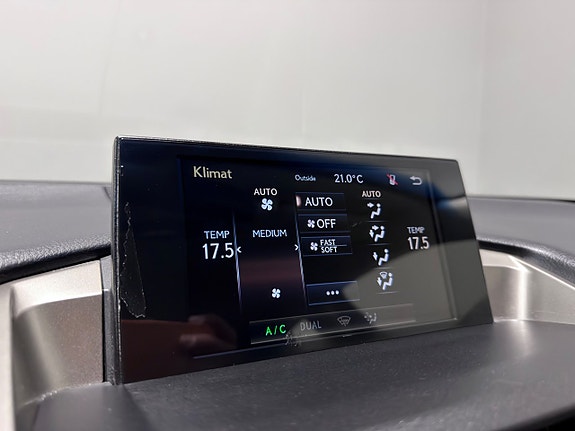 Lexus NX300h 16 of 25