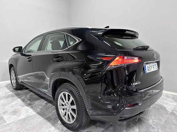 Lexus NX300h 5 of 25