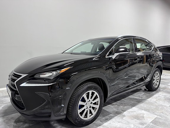 Lexus NX300h 3 of 25