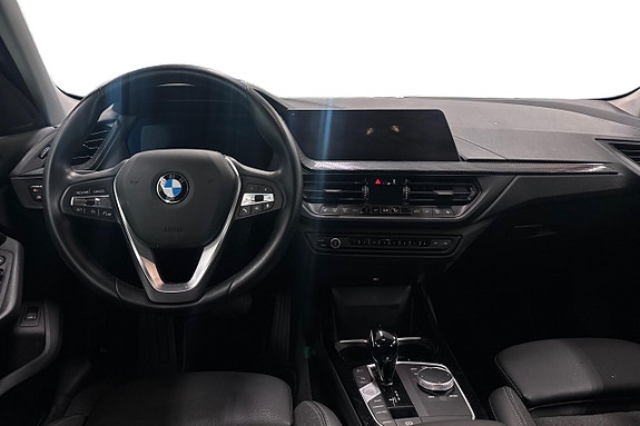 BMW 118i 8 of 17