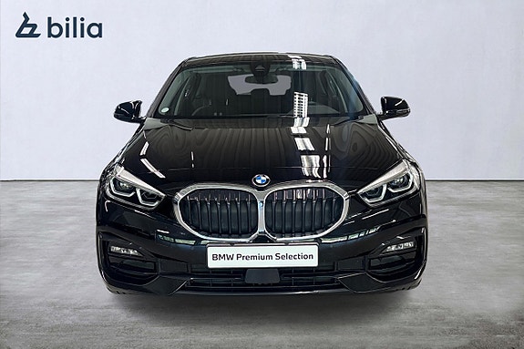 BMW 118i 5 of 17