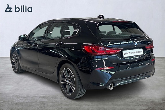 BMW 118i 2 of 17