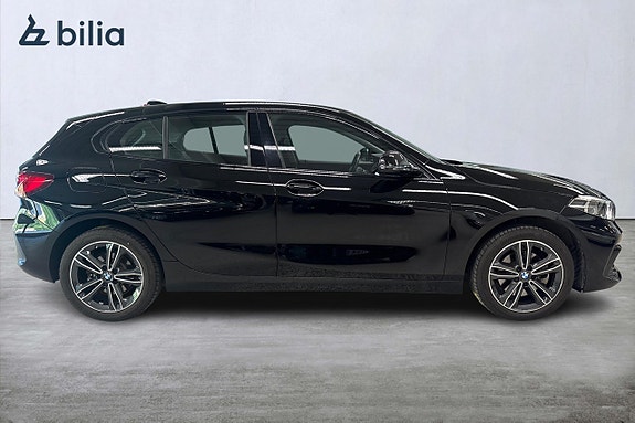 BMW 118i 15 of 17