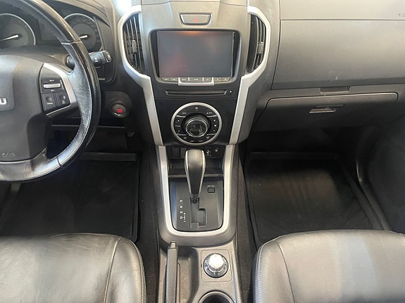Isuzu D-max 11 of 23