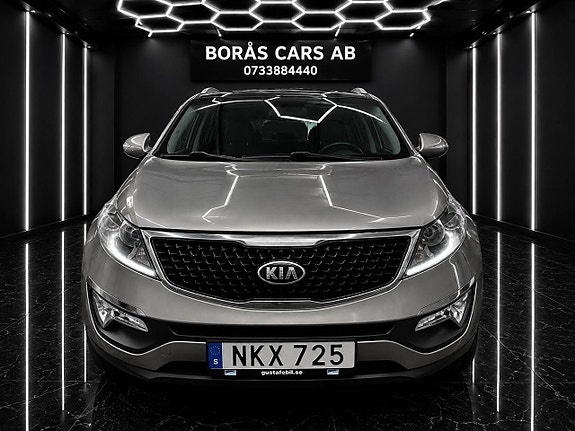 Kia Sportage 2 of 9