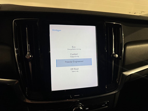 Volvo V90 Cross Country 16 of 23