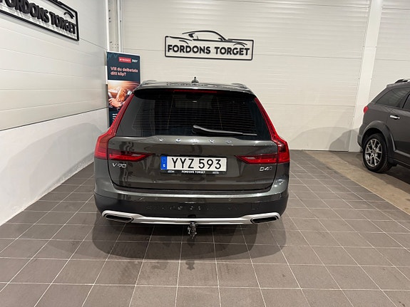Volvo V90 Cross Country 9 of 23