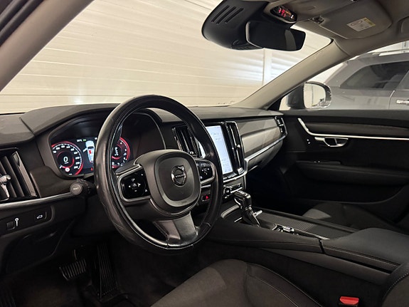Volvo V90 Cross Country 11 of 23