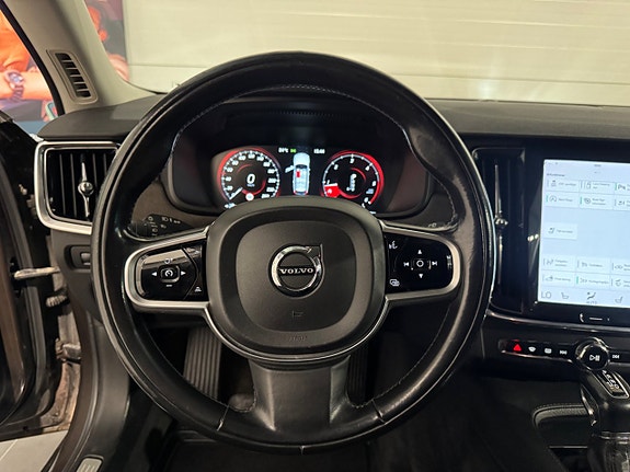 Volvo V90 Cross Country 13 of 23