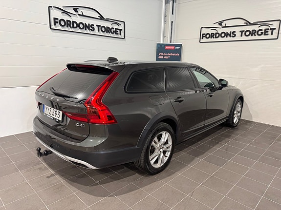 Volvo V90 Cross Country 7 of 23