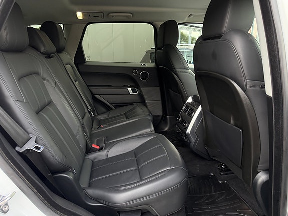 Land Rover Range Rover Sport 15 of 23