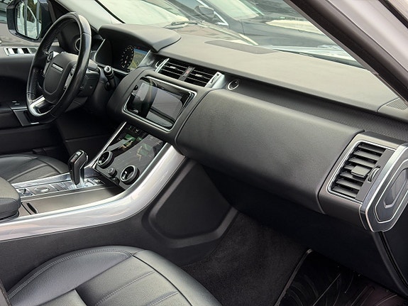Land Rover Range Rover Sport 9 of 23