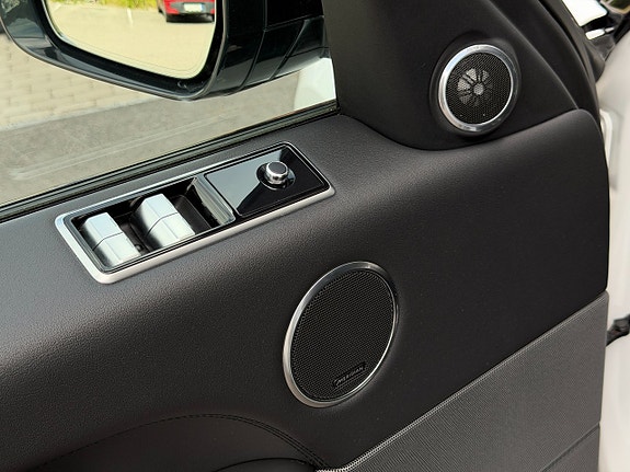 Land Rover Range Rover Sport 20 of 23