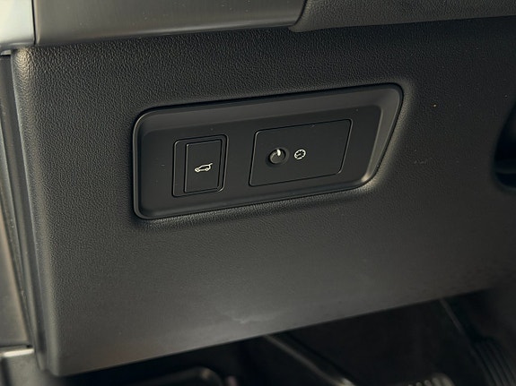 Land Rover Range Rover Sport 19 of 23