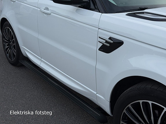 Land Rover Range Rover Sport 3 of 23