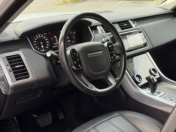 Land Rover Range Rover Sport 10 of 23