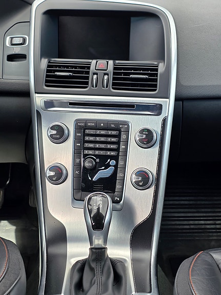 Volvo XC60 9 of 13