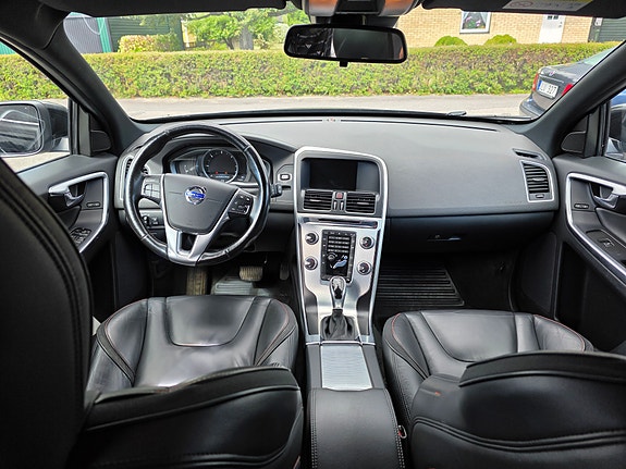 Volvo XC60 8 of 13