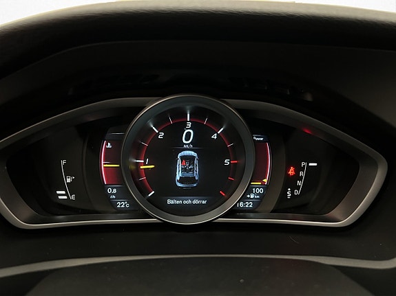 Volvo V40 Cross Country 16 of 30