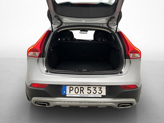 Volvo V40 Cross Country 26 of 30