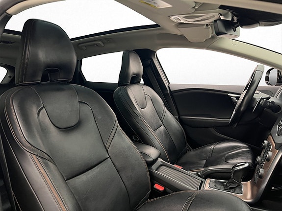 Volvo V40 Cross Country 27 of 30