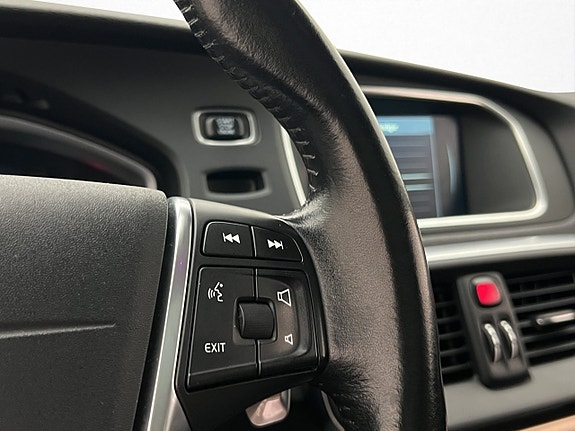 Volvo V40 Cross Country 17 of 30