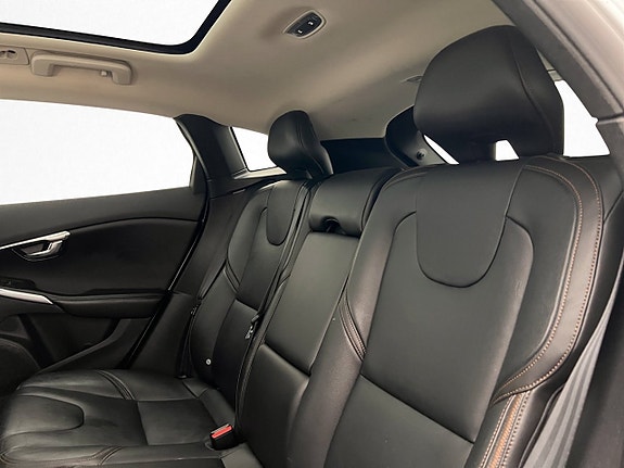 Volvo V40 Cross Country 25 of 30