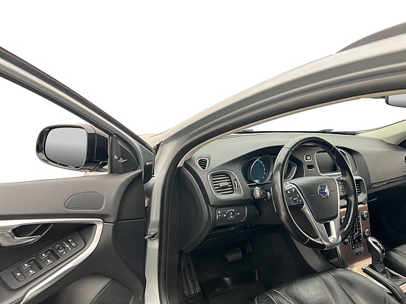 Volvo V40 Cross Country 9 of 30
