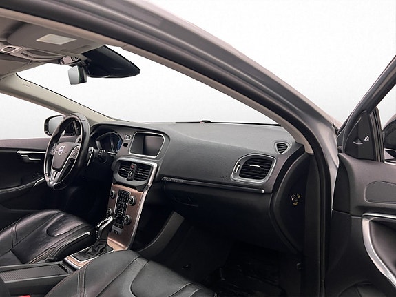 Volvo V40 Cross Country 28 of 30