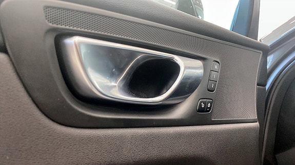 Volvo XC60 14 of 22
