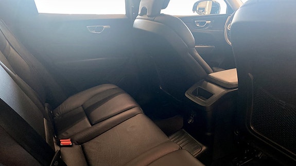 Volvo XC60 5 of 22