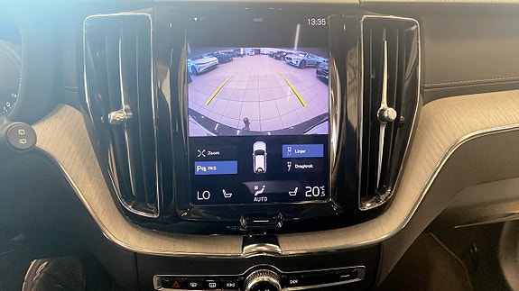 Volvo XC60 12 of 22