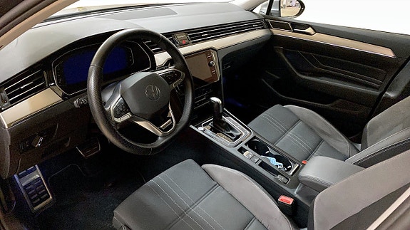 Volkswagen Passat Alltrack 7 of 13